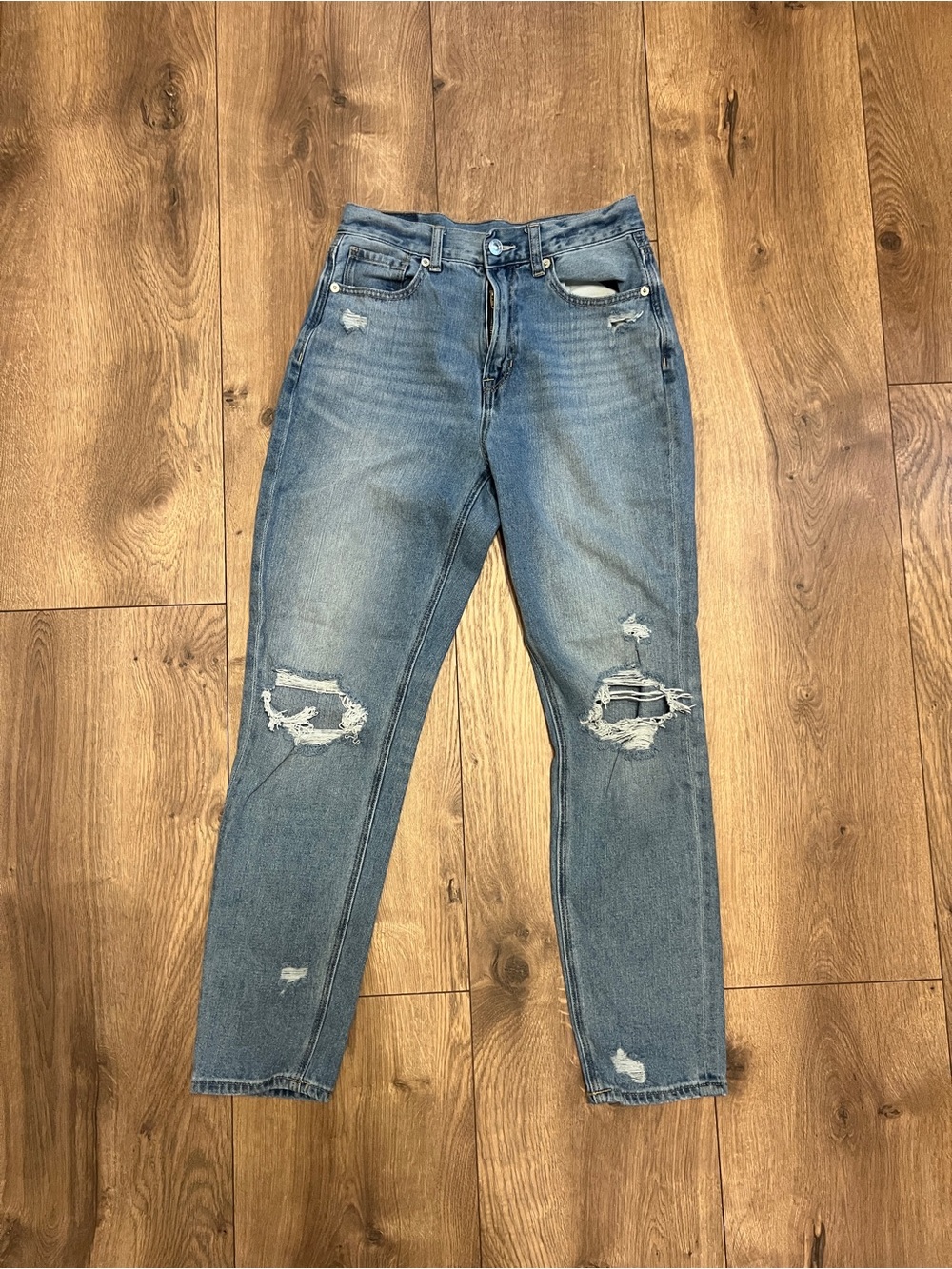 American Eagle Outfitters High-Rise Distressed Jeans - Light Blue